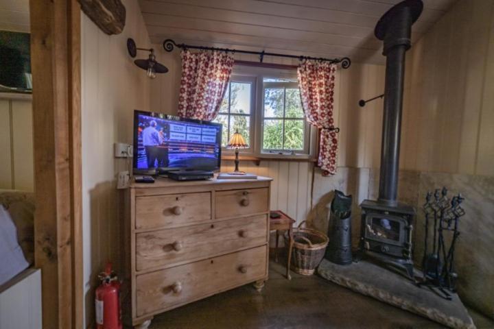 Silver Dollar Hotel Watton Bagian luar foto